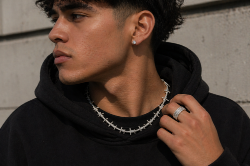barbed wire necklace